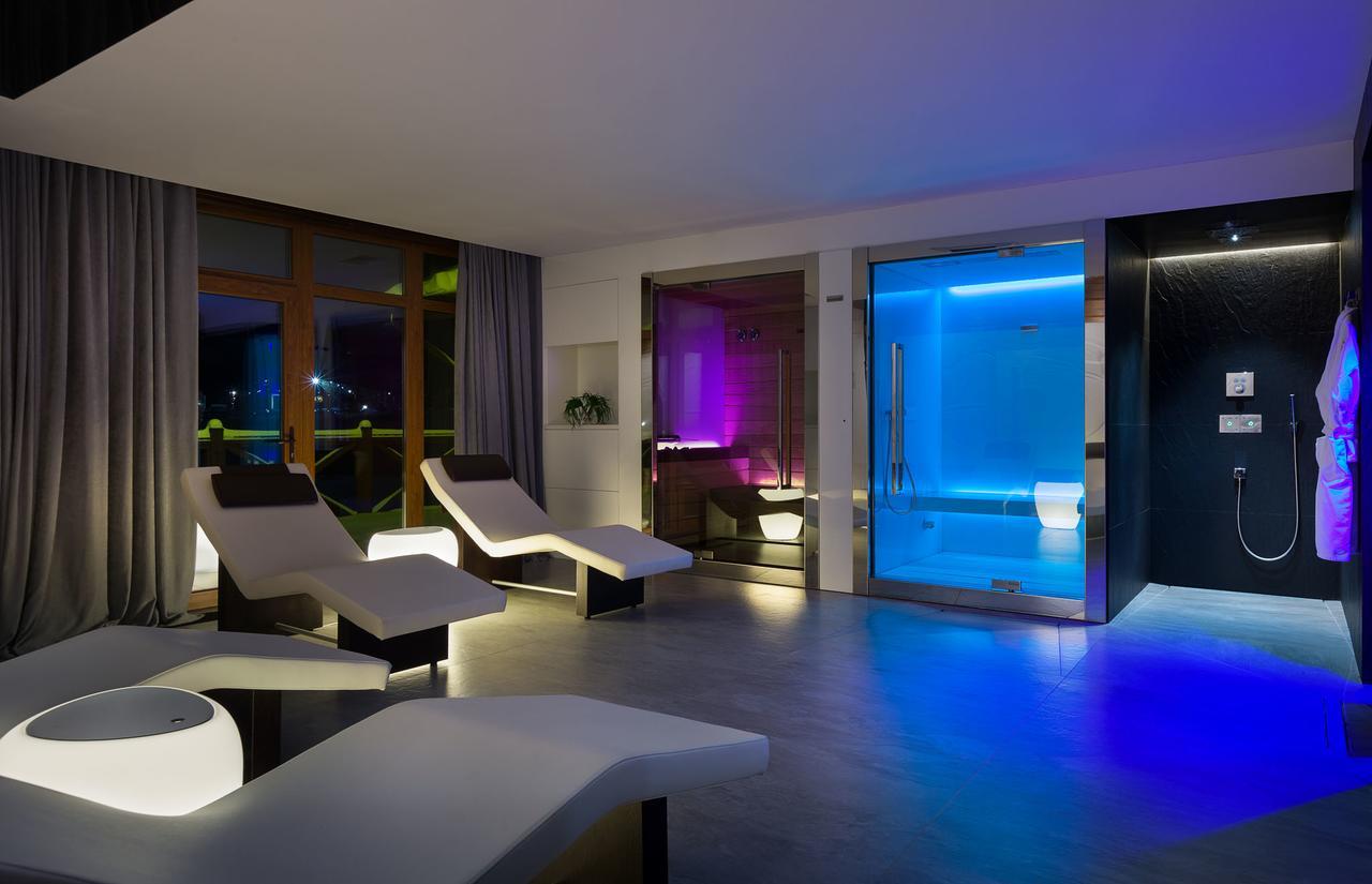 Equides Club Hotel Lesniki ภายนอก รูปภาพ